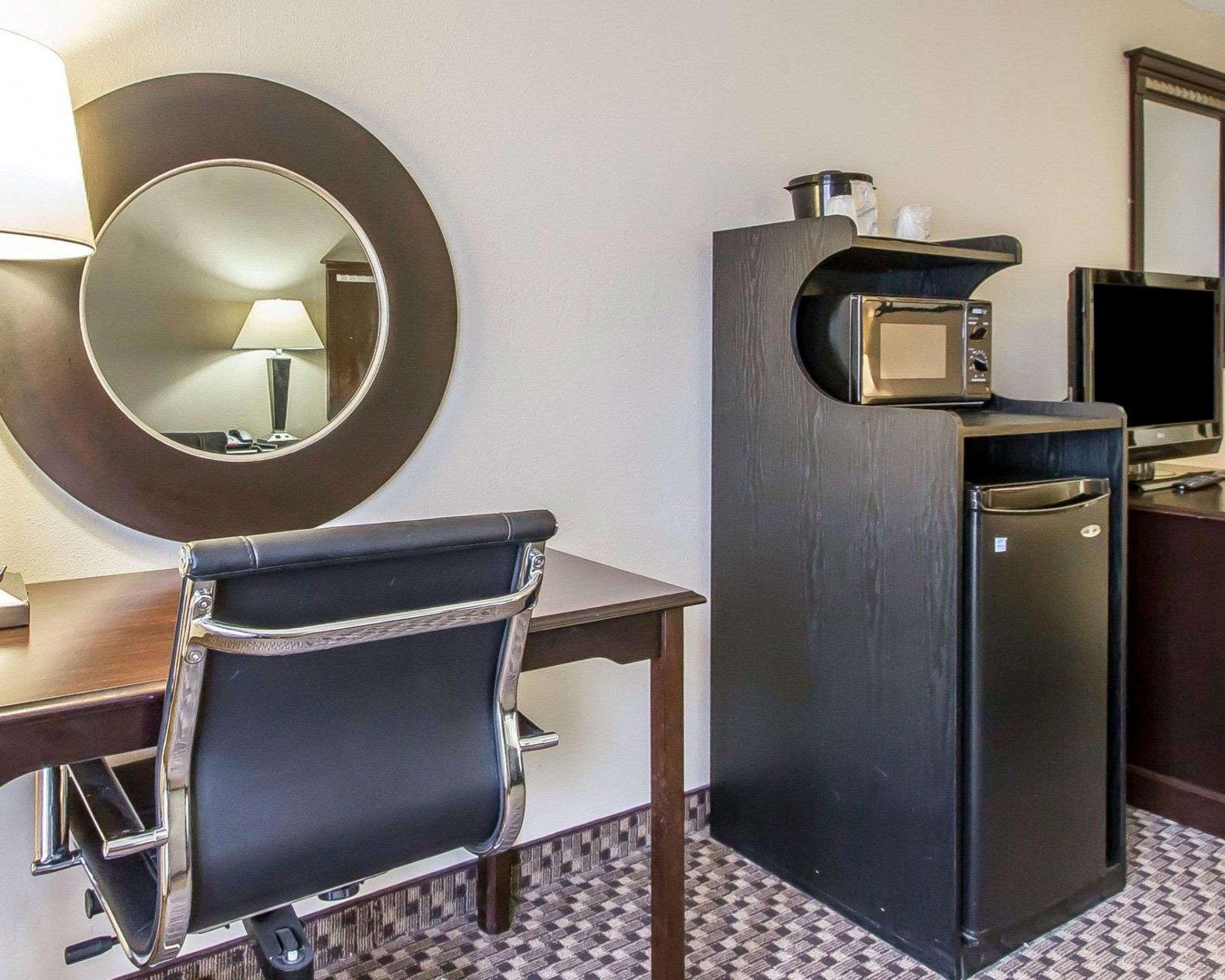 Quality Inn Macomb Near University Area Экстерьер фото