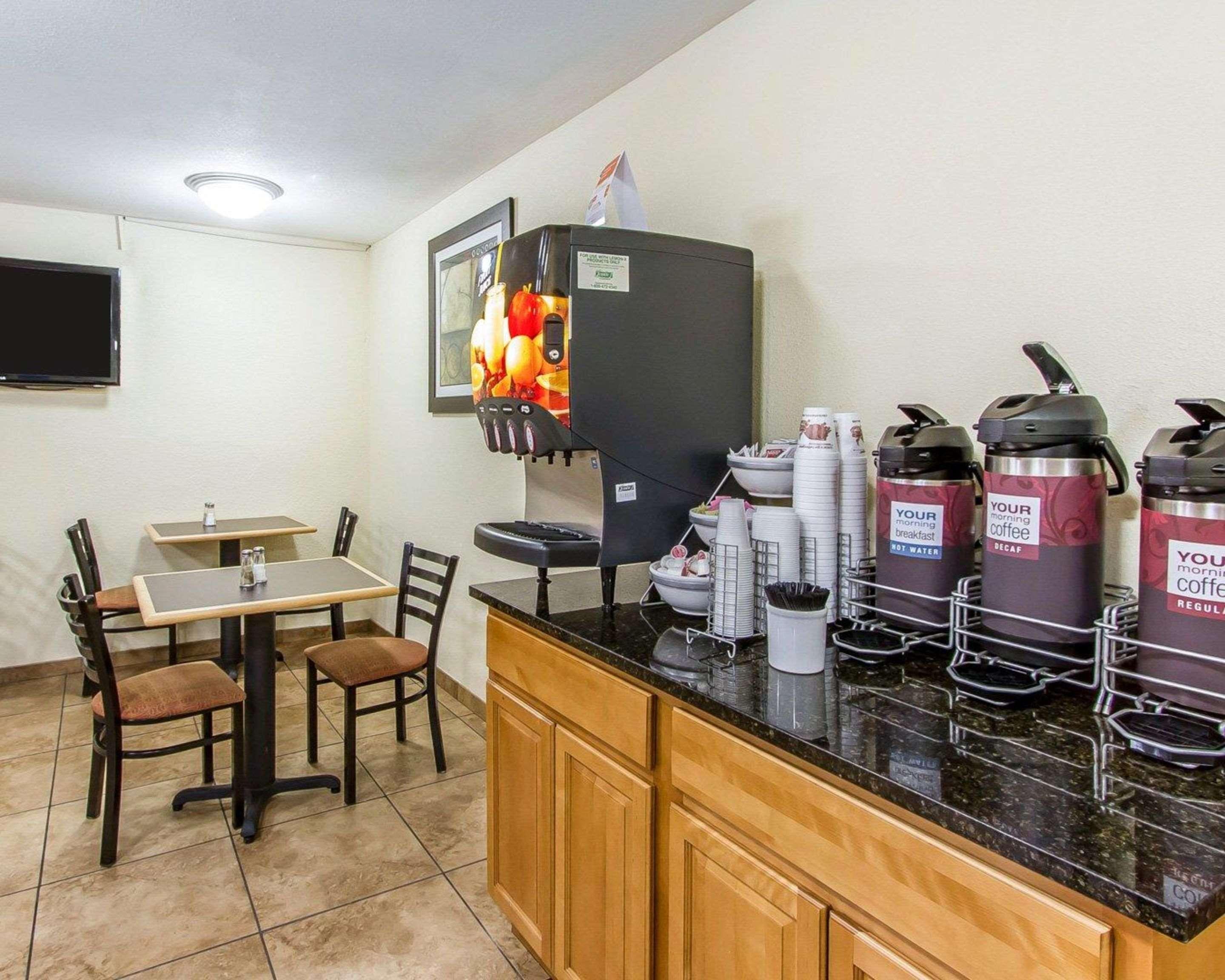 Quality Inn Macomb Near University Area Экстерьер фото