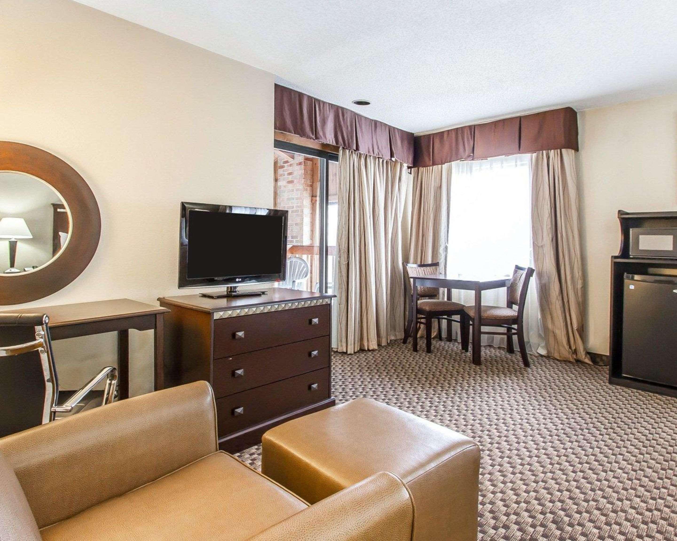 Quality Inn Macomb Near University Area Экстерьер фото
