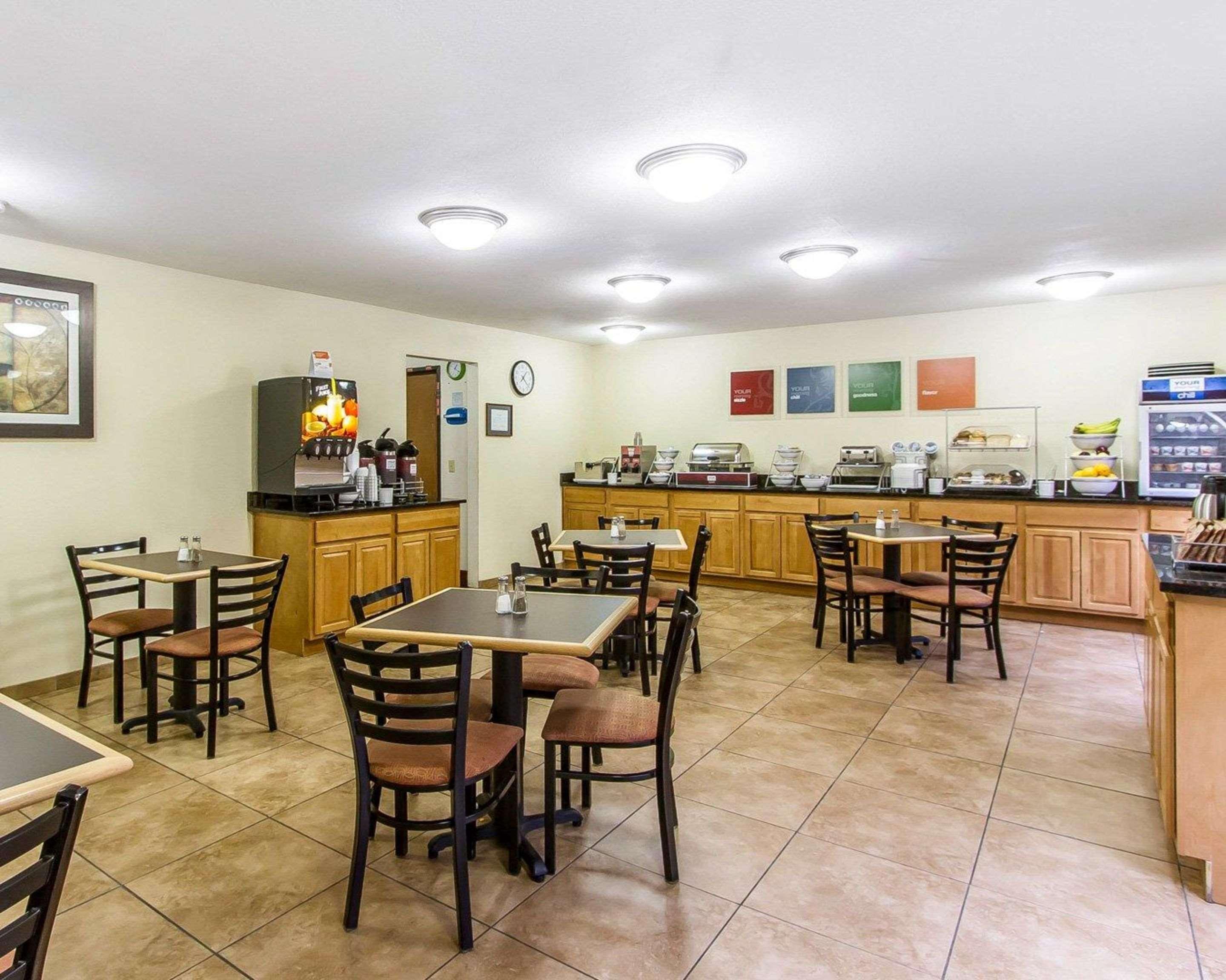 Quality Inn Macomb Near University Area Экстерьер фото