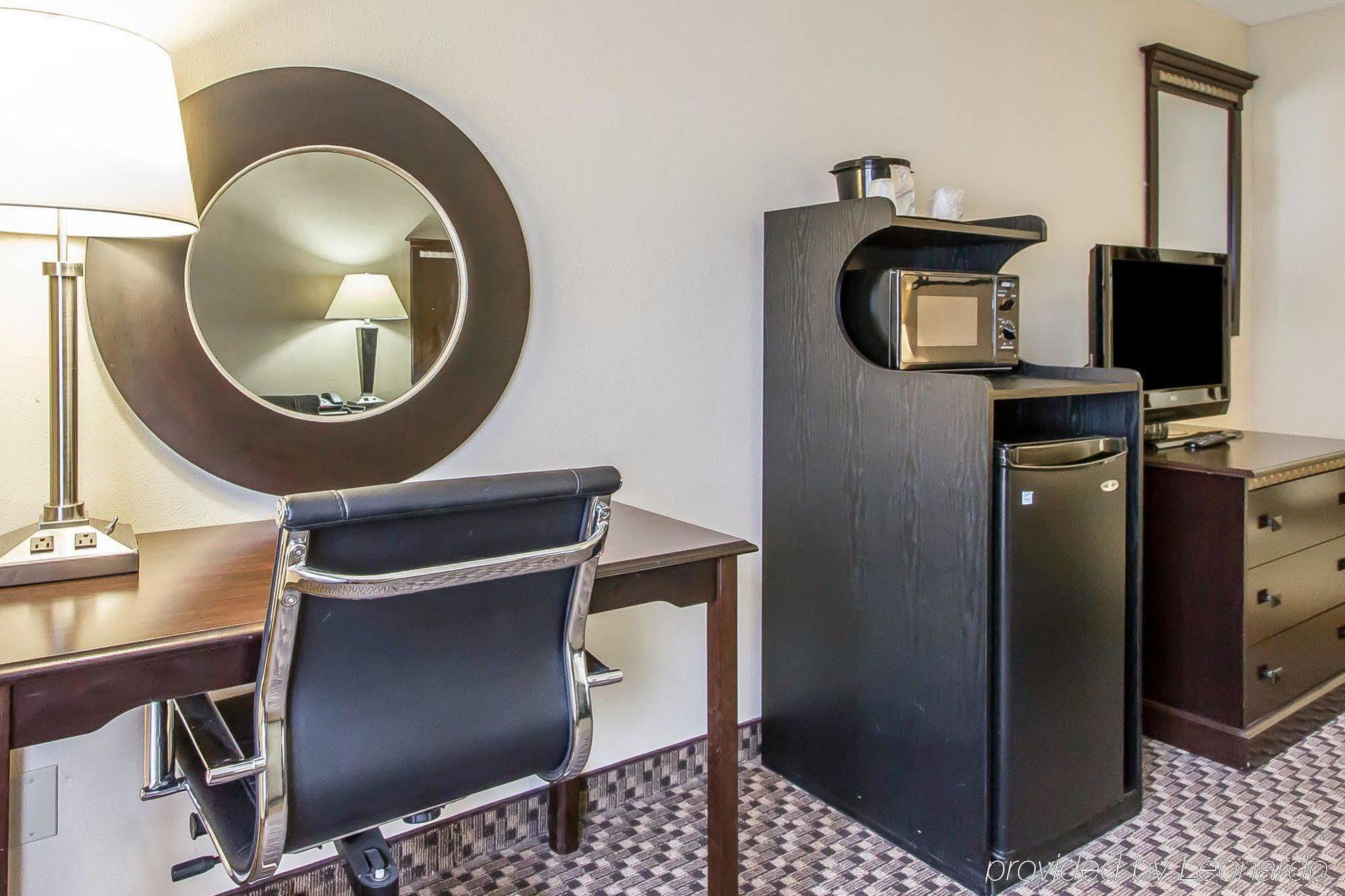Quality Inn Macomb Near University Area Экстерьер фото