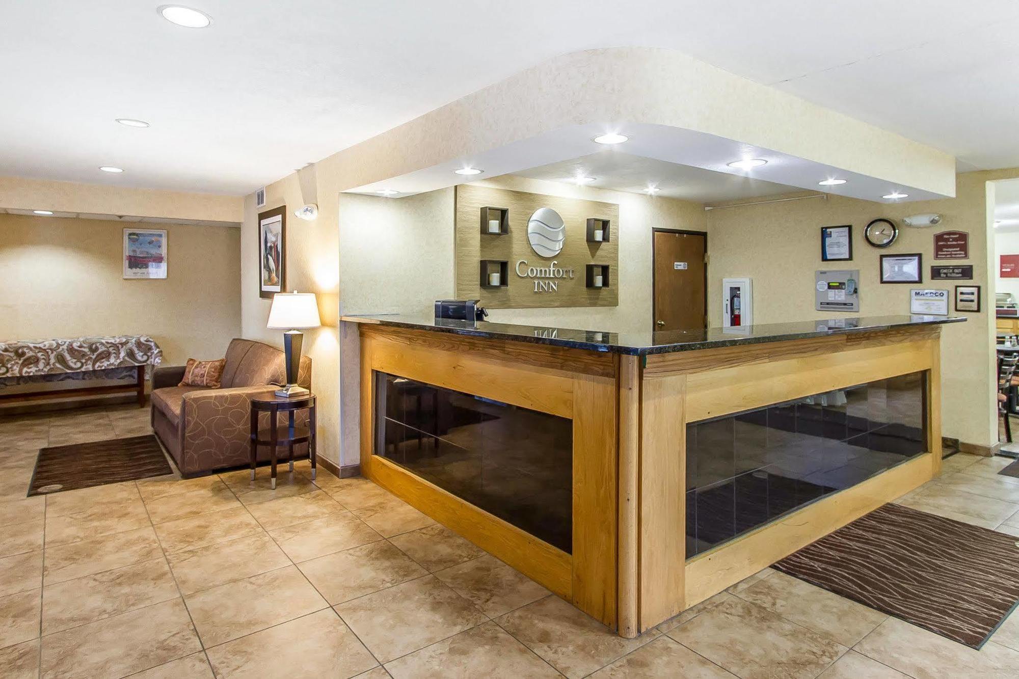 Quality Inn Macomb Near University Area Экстерьер фото